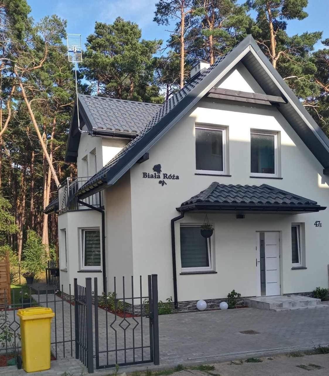 Dom Goscinny Biala Roza Dziwnówek Extérieur photo